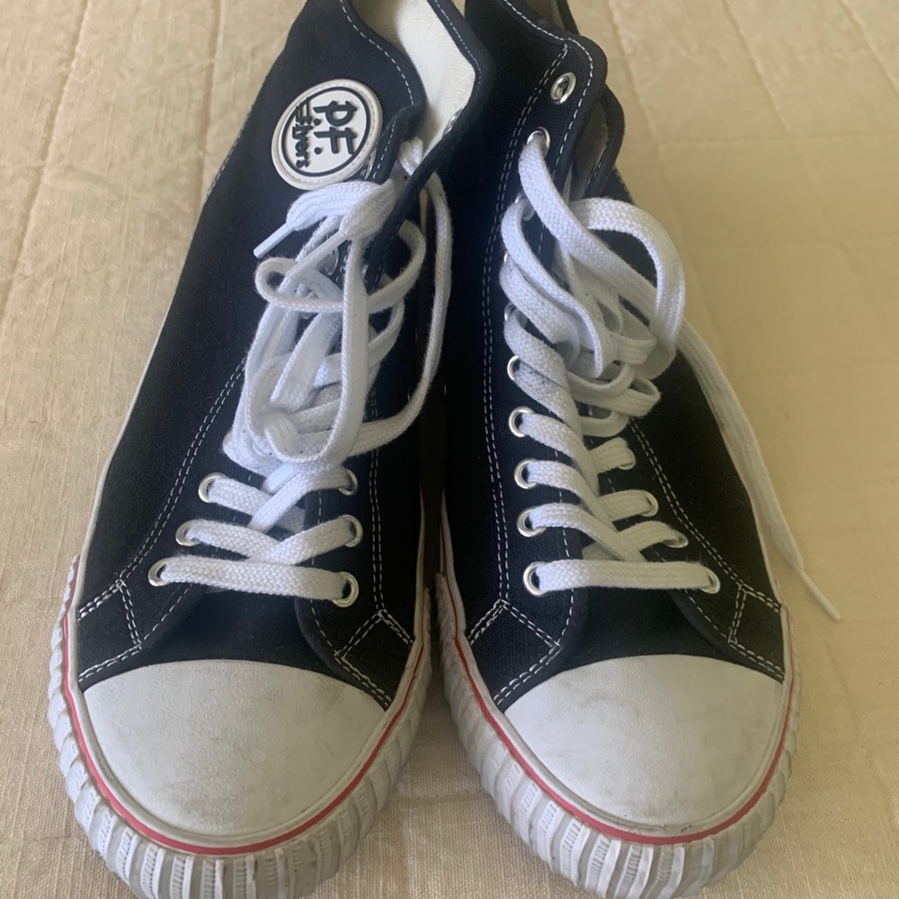 Men’s PF flyers